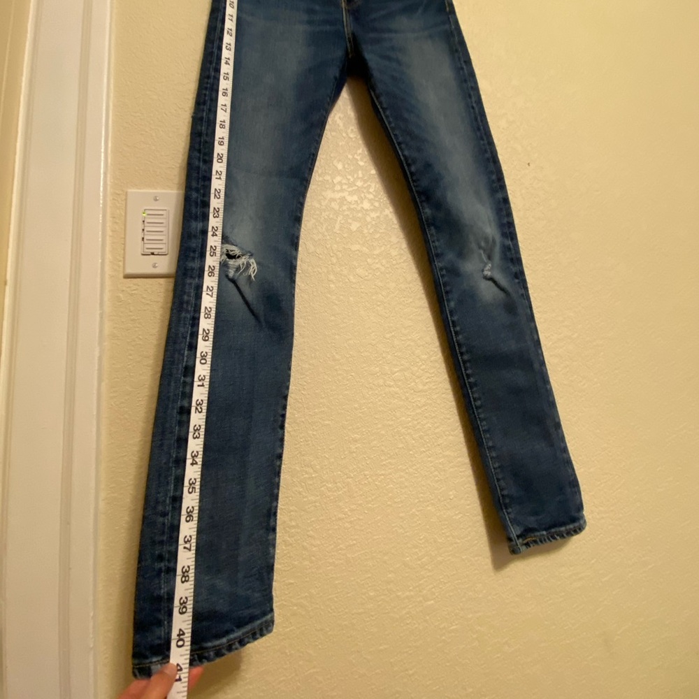 Levi’s // MID-HIGH RISE JEANS 👖🤍 - Picture 6 of 14